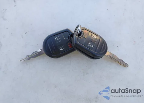 2014 Ford F-150 Xl z USA, uszkodzony, nr VIN 1FTMF1CM5EFA62082